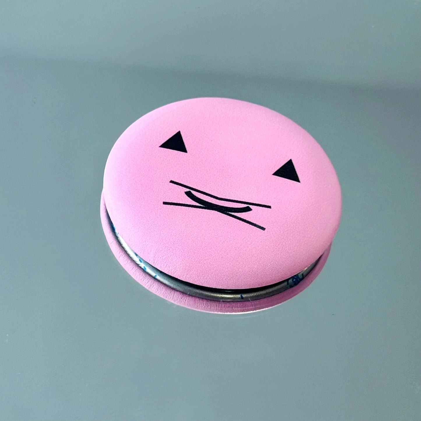 つるんとぷにぷに缶バッジ - idworld