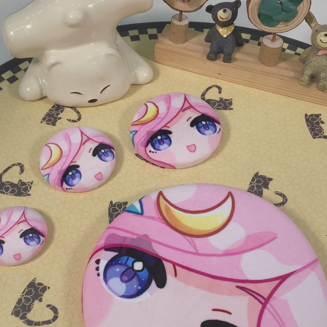 ふわふわ缶バッジ - idworld
